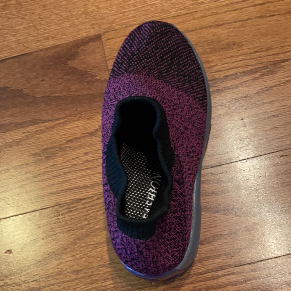 Walking Shoes - Picture 3 of 4